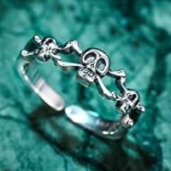 Skull & crossbones 925 Sterling Silver Ring Goth Cuff ring layer or stack - Picture 1 of 4